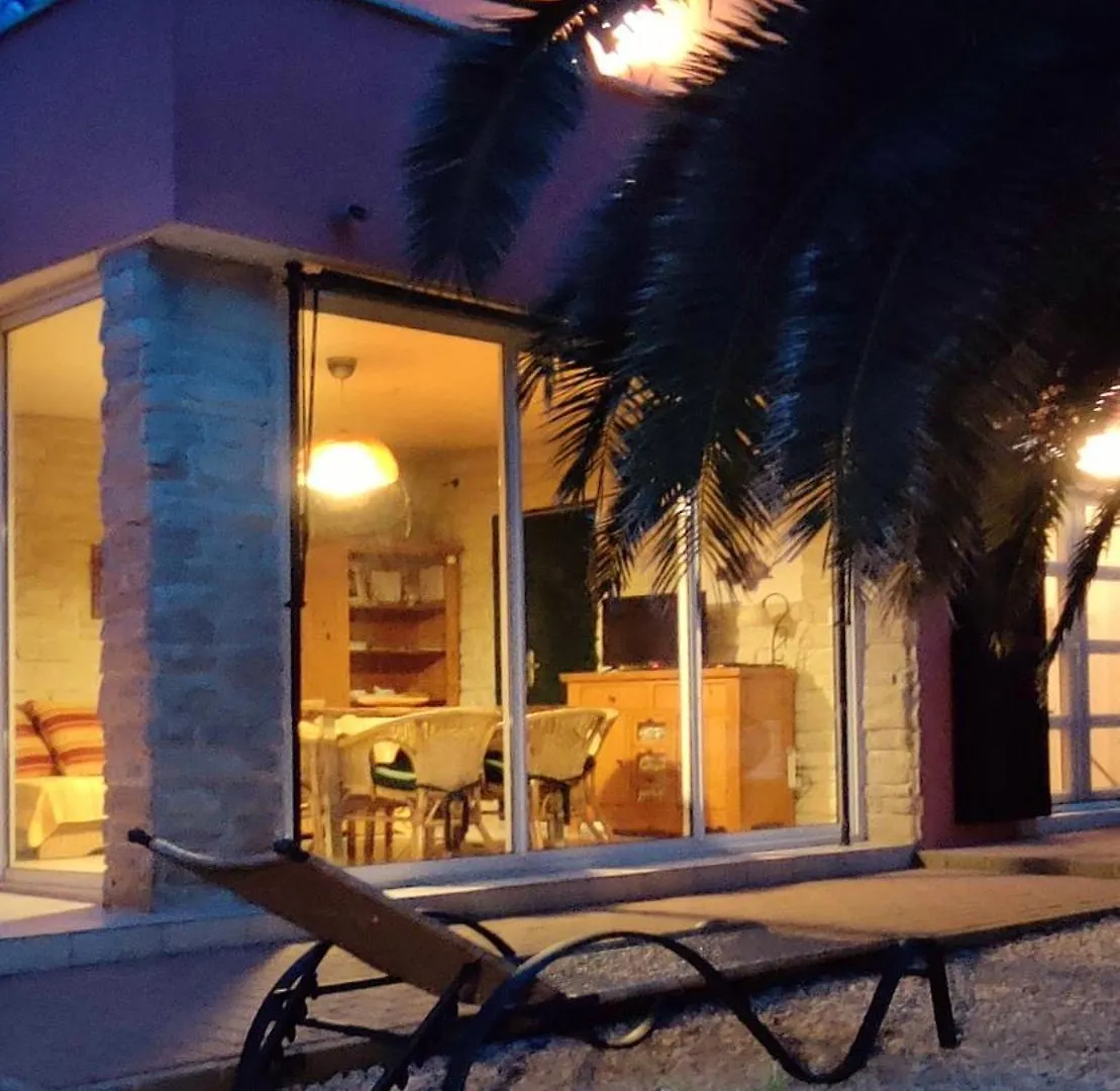 Villa Macaklin - Authentic Island House At The Beach In Cikat Forest Park With Its Own Parking Mali Lošinj